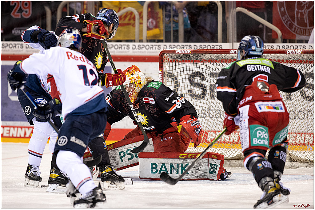 PENNY DEL Viertelfinale 4. Spiel; Duesseldorfer EG - Red Bull Muenchen; Duesseldorf, 16.04.2022